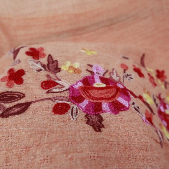 Garden Classy Embroidered Poncho Top Womens 8 Peach Boho Granny Relaxed Casual - Picture 5 of 15